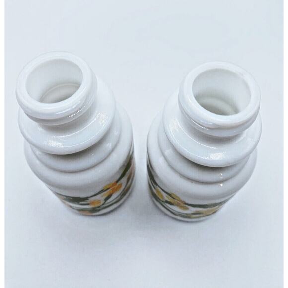 Vintage Avon Milk Glass Salt & Pepper Shakers Retro Hippie Flower Power 1960s - Picture 3 of 6